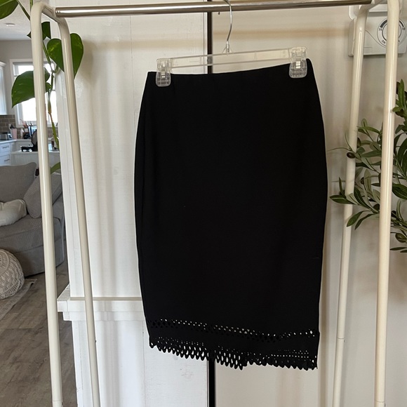 fitted midi length Black office skirt with lace detailing - Picture 2 of 3